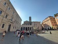 Rom - Piazza di Santa Maria in Trastevere &ndash; &copy; Katrin Deutschbein (Eberhardt TRAVEL)