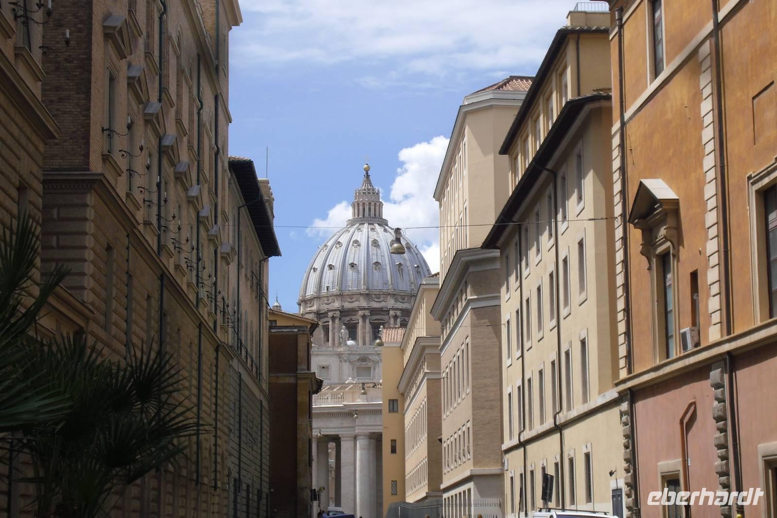 auf dem Weg zum Petersdom ... &ndash; &copy; Katrin Deutschbein (Eberhardt TRAVEL)