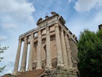 Rom - Forum Romanum (Tempel des Antoninus Pius und der Faustina) &ndash; &copy; Katrin Deutschbein (Eberhardt TRAVEL)