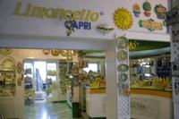 213 Capri-Souveniers - Limoncello &ndash; &copy; Katrin Deutschbein (Eberhardt TRAVEL)