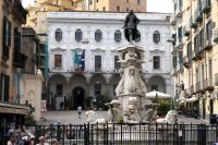 Brunnen von Monteoliveto oder Brunnen Karls II.(von Spanien) &ndash; &copy; Gina Egenolf (Eberhardt TRAVEL)