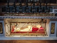 Vatikan (Petersdom - gläserner Reliquienschrein mit dem Leichnam des heiliggesprochenen Papst Johannes XXIII.) &ndash; &copy; Katrin Deutschbein (Eberhardt TRAVEL)