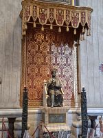 Vatikan (Petersdom - Bronzestatue des heiligen Petrus von Arnolfo di Cambio) &ndash; &copy; Katrin Deutschbein (Eberhardt TRAVEL)
