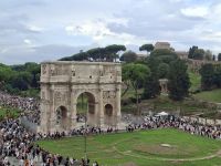 Rom (Blick vom Kolosseum zum Konstantinsbogen) &ndash; &copy; Katrin Deutschbein (Eberhardt TRAVEL)
