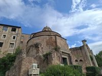 Rom (Forum Romanum - antiker Tempel des Romulus) &ndash; &copy; Katrin Deutschbein (Eberhardt TRAVEL)