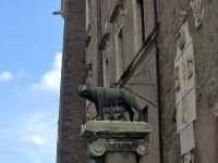 Rom (Kapitolshügel - Kapitolinischen Wölfin an der Nordecke des Palazzo Senatorio bzw. Rathauses) &ndash; &copy; Katrin Deutschbein (Eberhardt TRAVEL)