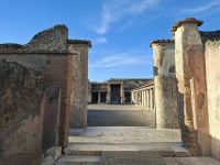 Pompeji (antiker Säulenhof bzw. Palästra der Stabianer Thermen) &ndash; &copy; Katrin Deutschbein (Eberhardt TRAVEL)