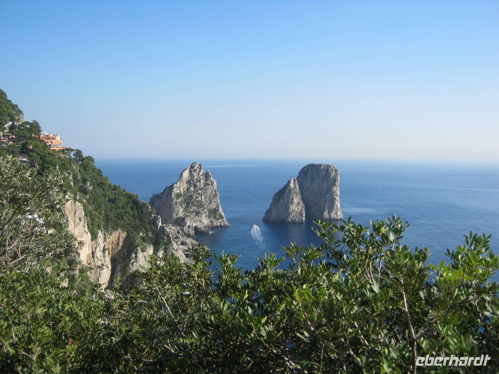Die Faraglioni &ndash; &copy; Bernhard Rink (Eberhardt TRAVEL)