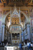 Innenraum San Giovanni in Laterano &ndash; &copy; Philipp Schmitz (Eberhardt TRAVEL)