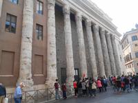 Rom (Piazza di Pietra - Hadrian-Tempel) &ndash; &copy; Katrin Deutschbein (Eberhardt TRAVEL)