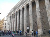 Rom (Piazza di Pietra - Hadrian-Tempel) &ndash; &copy; Katrin Deutschbein (Eberhardt TRAVEL)