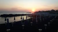 Sonnenuntergang am Strand von Torre del Greco  &ndash; &copy; Katrin Deutschbein (Eberhardt TRAVEL)