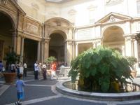 Cortile Ottogonale &ndash; &copy; Gabriele Schwarze (Eberhardt TRAVEL)