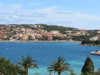 IMG_2047_Porto Cervo_Putins Villa oben am Berg &ndash; &copy; Rica Schubert (Eberhardt TRAVEL)