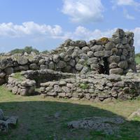 Bosa u. Nuraghe Losa  &ndash; &copy; Claudia Hartwich (Eberhardt TRAVEL)