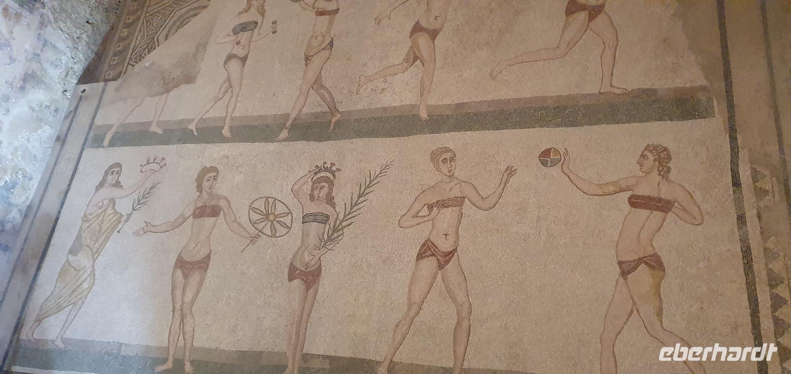 die berühmtern Bikini-Mädchen in der Villa Romana &ndash; &copy; Marlies Thrum (Eberhardt TRAVEL)