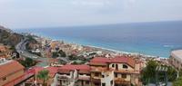 Blick auf Letojanni &ndash; &copy; Marlies Thrum (Eberhardt TRAVEL)