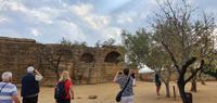 die alte Stadtmauer- genutzt als Begräbnisstätte &ndash; &copy; Marlies Thrum (Eberhardt TRAVEL)