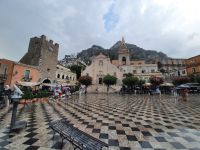 Taormina, Piazza IX April &ndash; &copy; Ria Heilmann (Eberhardt TRAVEL)