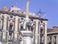 Rathaus mit Elefantenbrunnen in Catania
