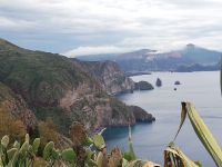 Blick von Lipari auf Vulcano.jpg &ndash; &copy; Marieta Beck (Eberhardt TRAVEL)