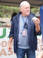 Bernardo und das Gestein von Lipari &ndash; &copy; Marieta Beck (Eberhardt TRAVEL)