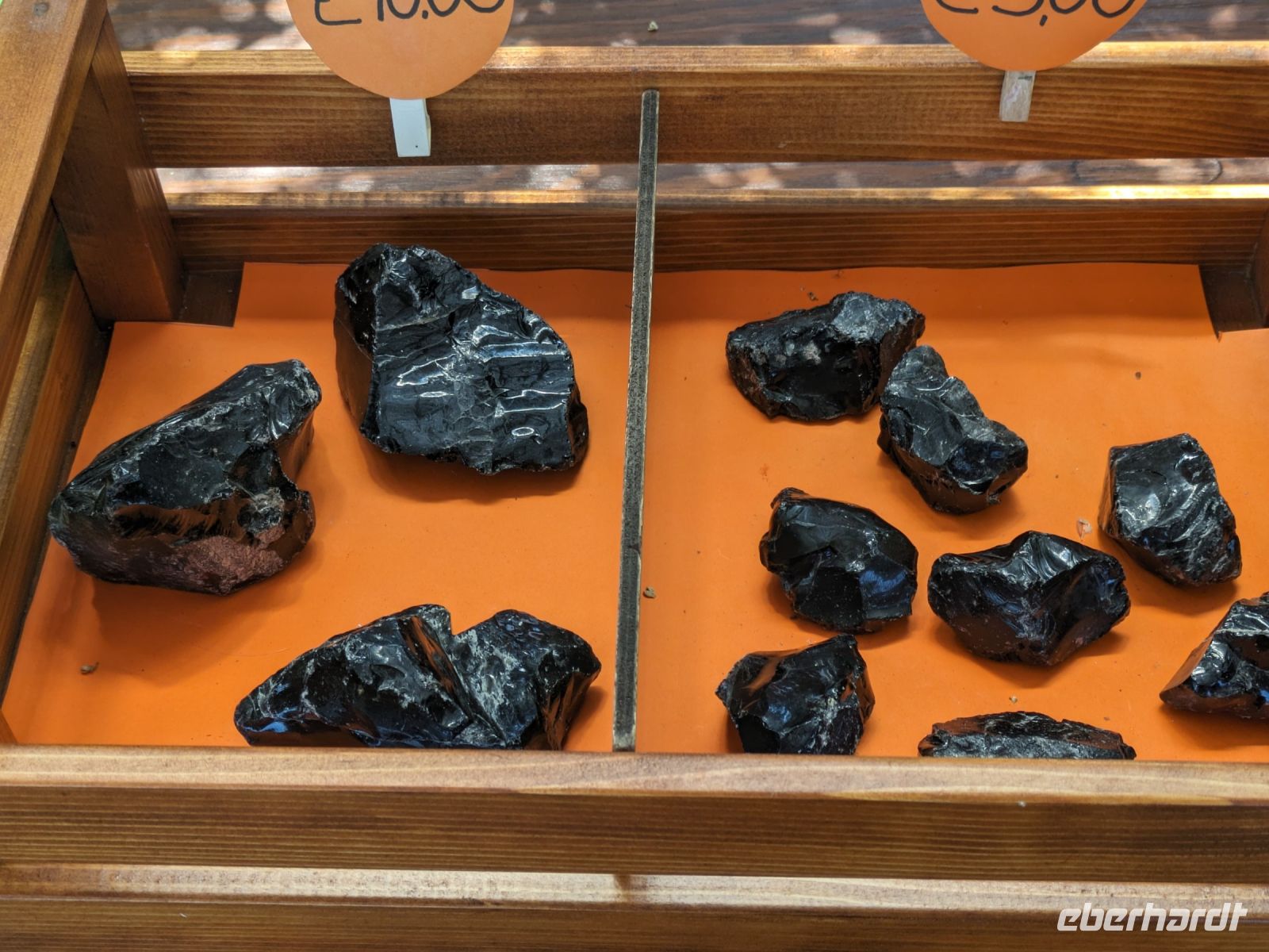 Obsidian, das Ergebnis vulkanischer Aktivitäten &ndash; &copy; Günter Thomas Menzel (Eberhardt TRAVEL)