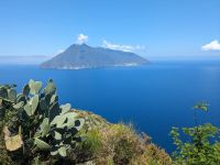 Liparische Inseln, immer sind Rauchwolken zu sehen &ndash; &copy; Günter Thomas Menzel (Eberhardt TRAVEL)