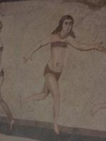 Mosaik Bikinimädchen &ndash; &copy; Barbara Werrmann (Eberhardt TRAVEL)
