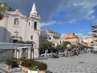 Taormina (Piazza IX Aprile) &ndash; &copy; Katrin Deutschbein (Eberhardt TRAVEL)
