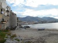 Strand in Cefalú &ndash; &copy; Katrin Deutschbein (Eberhardt TRAVEL)