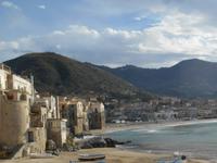 Strand in Cefalú &ndash; &copy; Katrin Deutschbein (Eberhardt TRAVEL)