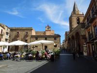 Marktplatz Castelbuono &ndash; &copy; Stefanie Schneider (Eberhardt TRAVEL)