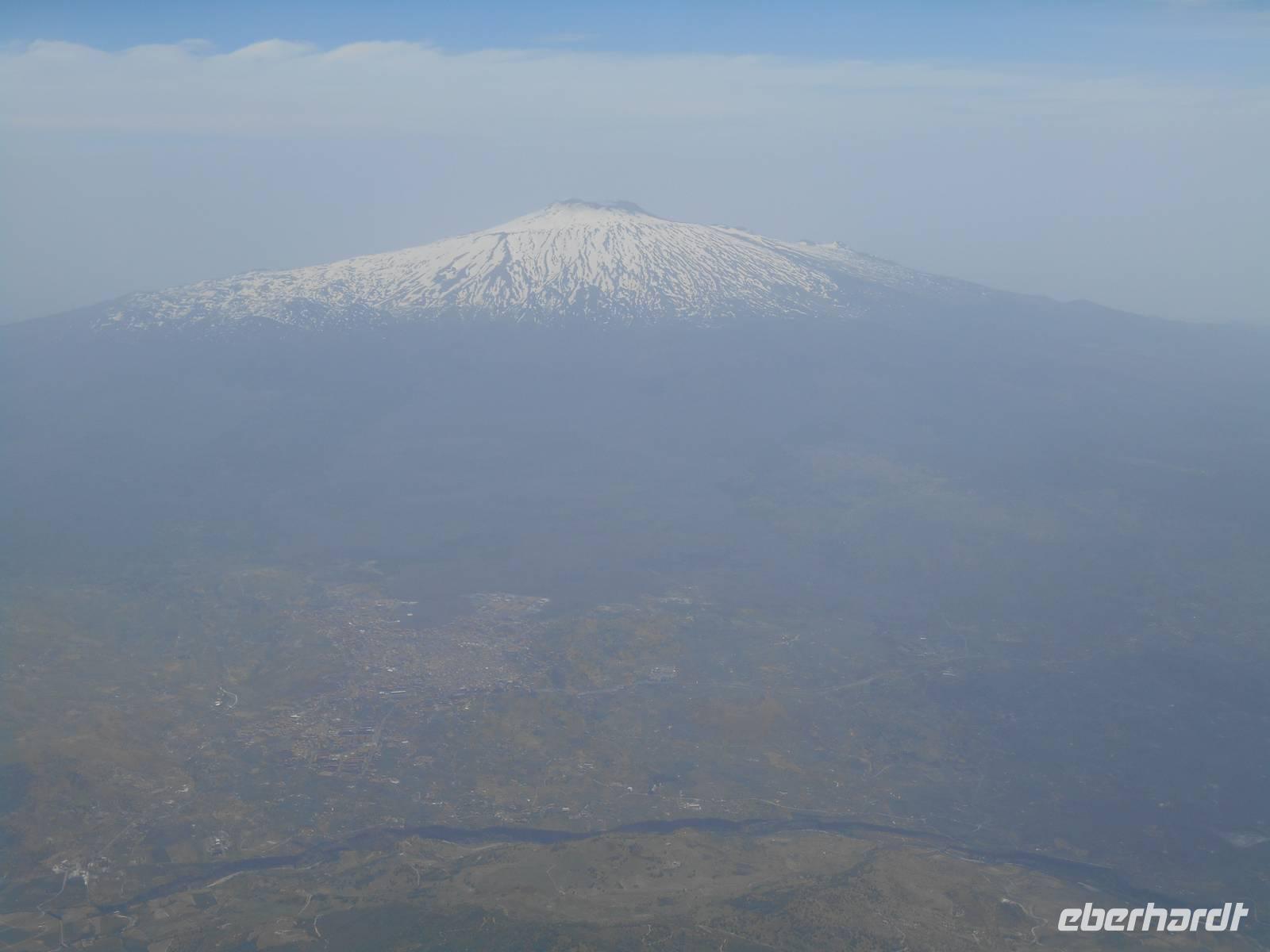 Flug nach Catania (der Ätna...!) &ndash; &copy; Katrin Deutschbein (Eberhardt TRAVEL)