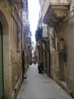 23.05.15: Seitengasse in Syrakus &ndash; &copy; Bernhard Sieber (Eberhardt TRAVEL)