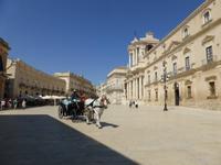 038-Siracusa_Ortigia_Piazza_Duomo &ndash; &copy; Dirk Schlosser (Eberhardt TRAVEL)