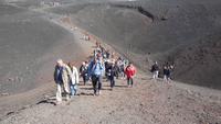 die Gruppe auf dem Ätna &ndash; &copy; Jim Kattner (Eberhardt TRAVEL)
