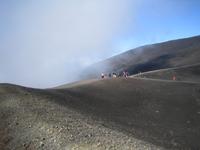 am Kraterrand in den Wolken  &ndash; &copy; Annett Seese (Eberhardt TRAVEL)