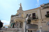 Taormina, Domplatz &ndash; &copy; Martin Jentzsch (Eberhardt TRAVEL)