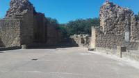 Überreste der Mauern der Villa Romana  &ndash; &copy; Justin Kotecki (Eberhardt TRAVEL)