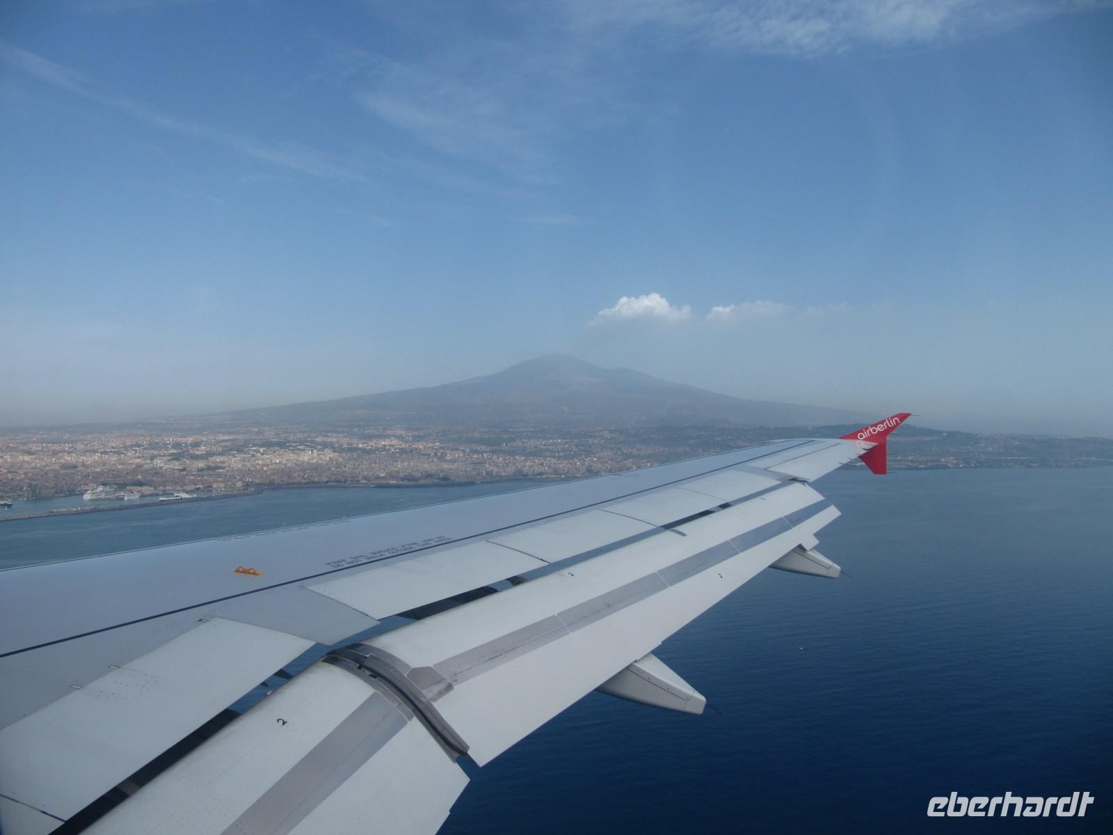 Catania mit Ätna &ndash; &copy; Petra Sauer (Eberhardt TRAVEL)