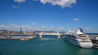 182 Einfahrt in den Hafen von Barcelona &ndash; &copy; Konrad Füssel (Eberhardt TRAVEL)