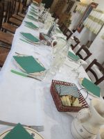 man bittet zu Tisch &ndash; &copy; Heike Heinen (Eberhardt TRAVEL)