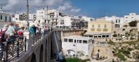 Polignano a Mare - erster Blick von der alten Römerbrücke @Anette Rietz &ndash; &copy; Anette Rietz (Eberhardt TRAVEL)
