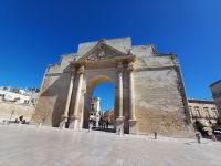 Stadttor von Lecce &ndash; &copy; Annette Profft (Eberhardt TRAVEL)
