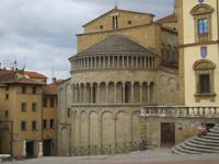 Stadtführung in Arezzo- Piazza Grande &ndash; &copy; Gisela Gerlach (Eberhardt TRAVEL)
