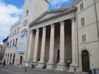 Stadtführung in Assisi mit Marco-Chiesa di S. Maria sopra Minerva &ndash; &copy; Gisela Gerlach (Eberhardt TRAVEL)