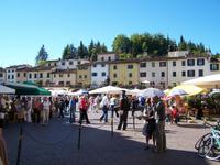 Piazza Matteotti in Greve &ndash; &copy; Dirk Schlosser (Eberhardt TRAVEL)