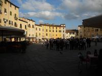 der Piazza della Anfiteatro &ndash; &copy; Martina Wutzler (Eberhardt TRAVEL)
