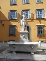 Lucca (Brunnen am Piazza del Salvatore) &ndash; &copy; Katrin Deutschbein (Eberhardt TRAVEL)